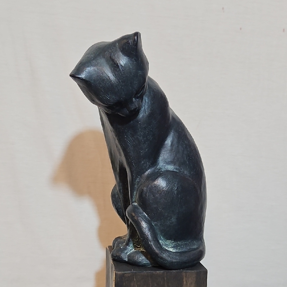 Sleek Black Cat Figurine Austin Sculpture 1978